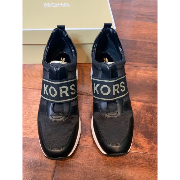 Michael Kors Black Maven Zig Zag Nylon Slip-On Trainer NEW $175, Size 7.5 - Picture 3 of 9